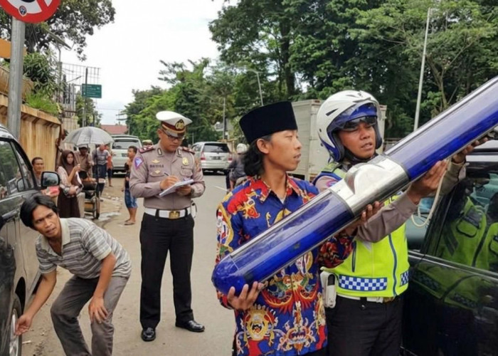 Jangan Asal Pasang Strobo! Ini Aturan Baru dan Sanksi Dendanya yang Bikin Kantong Jebol