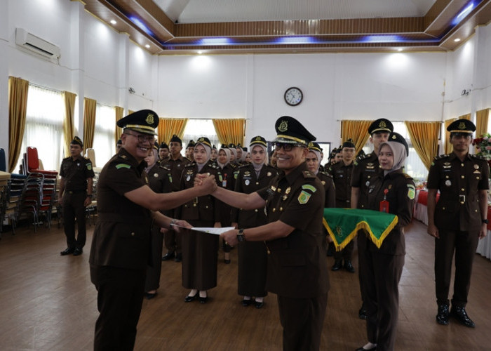 Perkuat Keterbukaan Informasi, Wisdom Sumbayak Isi Pos Penkum Kejati