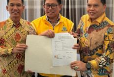 Pilkada Lebong, Golkar Serahkan B1KWK Kepada Pasangan Azhari-Bambang 