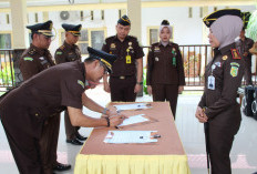  Gerbong Mutasi Kejari Kaur, Empat Kasi Dilantik 