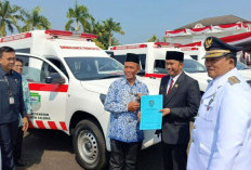  Bupati Seluma Serahkan 4 Ambulans Double Gardan Operasional 4 Puskesmas 