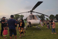 Helikopter Mendarat di Lapangan Merdeka Hebohkan Warga Kaur, Ada Apa?
