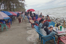 Pedagang Objek Wisata Pantai Pasar Bawah Untung Tiga Kali Lipat