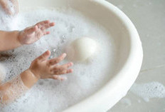  Kenali 7 Mitos tentang Sabun dan Sampo Bayi, Salah Satunya Harus Sering Cuci Rambut Bayi