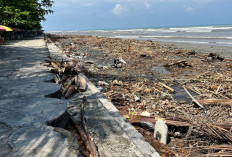 Sampah di Pantai Pasar Bawah Manna Membludak, Ini Penyebabnya