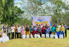 HUT KE-28 PTPN Group, PTPN I Regional 7 Kebun Ketahun Bagi 150 Paket Sembako dan 18 Kipas Angin