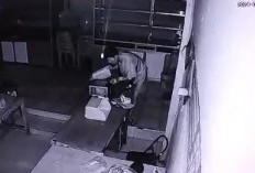 Isi 4 Kotak Amal di Warteg Hikma Kandang Limun Kota Bengkulu Dicuri, Aksi Pelaku Terekam CCTV