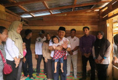 Wabup Seluma Turun Langsung Tangani 2 Anak Terindikasi Stunting