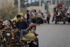 Warga Gaza Diminta Mengungsi ke ’’Koridor Kematian’’, Padati Jalan Menuju Pintu Masuk Kamp  