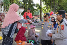 Polresta Bengkulu Bagi-bagi Takjil dan Buka Bersama Awak Media