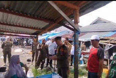Tim Gabungan Pemkab Bengkulu Selatan Tertibkan Pedagang Pasar Ampera
