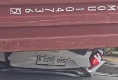 BREAKING NEWS: Mobil Putih Tertimpa Kontainer di Bundaran Kamal, Sopir  MaishTerjepit, Begini Kondisinya