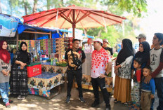 Walikota BDW Tata Pedagang di Taman Hidayah Pantai Panjang 