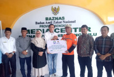 Bupati Gusril Serahkan Bantuan untuk Korban Bencana di Sumut, Aceh dan Sumbar Melalui Baznas