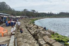 Libur Nataru Omzet Pedagang di Pantai Linau Meningkat Drastis