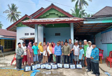 Baznas Kaur Bantu Korban Banjir, Bagi-bagi Sembako