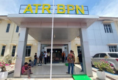 Jaksa Geledah Rumah Mantan Bupati Bengkulu Selatan 