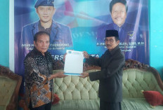  Suhardhi DS Ambil Formulir Bawagub Bengkulu 2024 di Kantor Partai Demokrat