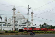 Habis Salat Jumat, Ustaz Syam Elmarusy Berikan Tausiyah, HUT ke-21 Kepahiang