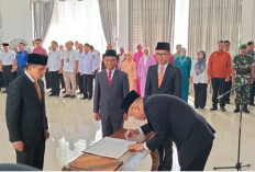Bupati Lantik Tomi Marisi Jadi Sekda Bengkulu Tengah