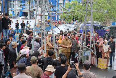 Demo Kantor Gubernur, Tuntut Tutup PLTU Teluk Sepang