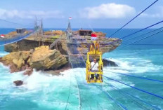 Gondola di Atas Laut, Sensasi Ekstrem dan Keindahan Mistis Pantai Timang yang Bikin Deg-degan!