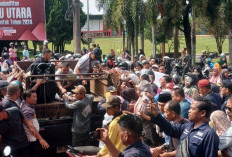 Diserbu Warga, Program Bagi-Bagi Ikan Gratis Pindah Lokasi Alun Alun Arga Makmur 