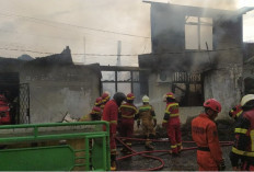 Diduga Korsleting Listrik, Rumah Warga Pengantungan Terbakar