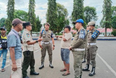 Jelang HUT RI, Pedagang Alun-alun Arga Makmur Bengkulu Utara Mulai Ditertibkan Satpol PP