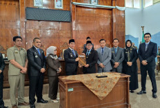 Super Kilat, Tempo 23 Hari DPRD RL Sahkan 5 Perda
