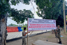 Lapak PKL di Alun-alun Kota Bintuhan Dibongkar
