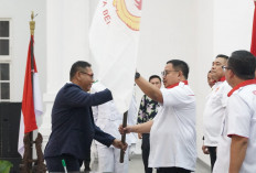 Jabat Ketua KONI Kota Bengkulu, Arif Gunadi Hibahkan 1 Unit Mobil Operasional