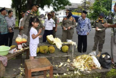 Satpol PP Tertibkan PKL di Jalan Sukowati Hingga GOR, Pedagang Minta Disediakan Tempat Berdagang yang Layak
