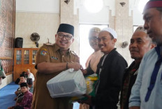 Pemkot Bengkulu Bagi 1.297 Paket Sembako untuk Pengurus Masjid