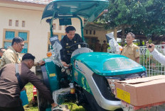 Bagikan 4 Unit Jonder dari Kementan, Bupati Gusril Harap Tepat Sasaran 