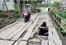 Sudah Tak Layak Dilewati, PUPR Kepahiang Bangun Permanen Jembatan Sidodadi  