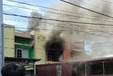 BREAKING NEWS: Satu Unit Ruko di Rawamakmur Terbakar 