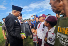 Perlengkapan Sekolah Gratis Dibagikan Seminggu Sebelum Masuk Tahun Ajaran Baru