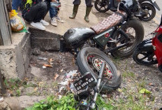 Kecelakaan Beruntun, Sepeda Motor Warga Puguk Terbelah Dua