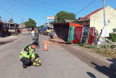Diduga Sopir Mengantuk, 2 Truk Tabrakan di Kaur, Satu Penumpang Meninggal di Lokasi Kejadian