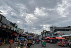 Lapak PKL Padat Lagi, Kemacetan Buat Terjebak Pengendara dan Pembeli, UPTD Pasar Sebut Akan Tindaklanjuti