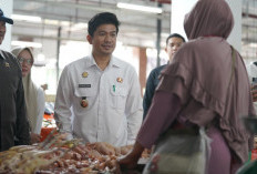 Sidak Pasar Jelang Ramadan, Bupati Arie Pastikan Bapokting Aman 