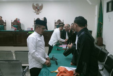 2 Terdakwa Tipikor Pemotongan Honorium Satpol PP Minta Bebas