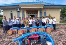  Bupati Gusnan Mulyadi Bagikan 84 Pompa Air di 11 Kecamatan
