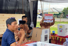 Pasangan Prabowo - GIbran Menang di TPS Penjabat Bupati Bengkulu Tengah Mencoblos