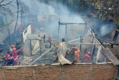 Kebakaran di Jalan Flamboyan, Rumah Lansia Dilalap Api