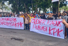 Aksi Kritisi KPK Syarat Kepentingan Politik Berlanjut, Demo Lagi Depan Polresta Bengkulu