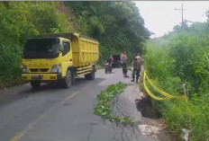 Jalan Ambles Belum Diperbaiki, Warga Tagih Janji BPJN