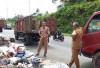 Sambut Nataru, DLHK Bengkulu Selatan Bersihkan Sampah yang Dibuang Sembarangan