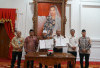Gubernur Helmi Teken NPHD, Siapkan Lahan Kanwil Imigrasi dan Pemasyarakatan